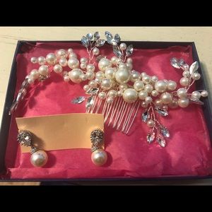 Bridal Hairpiece & Pearl Earrings